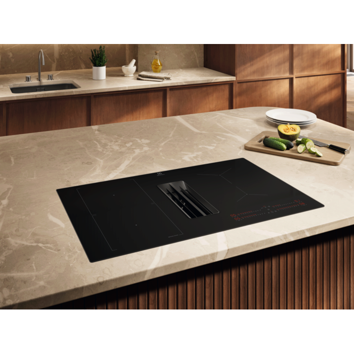 Electrolux - Induktionskogeplade m/integreret emhætte - HHOB860C