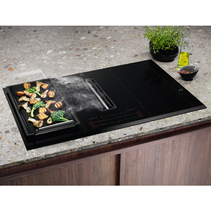 Electrolux - Induktionskogeplade m/integreret emhætte - HHOF875S