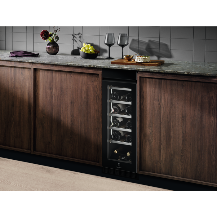 Electrolux - Small refrigerator - EWUS018B7B