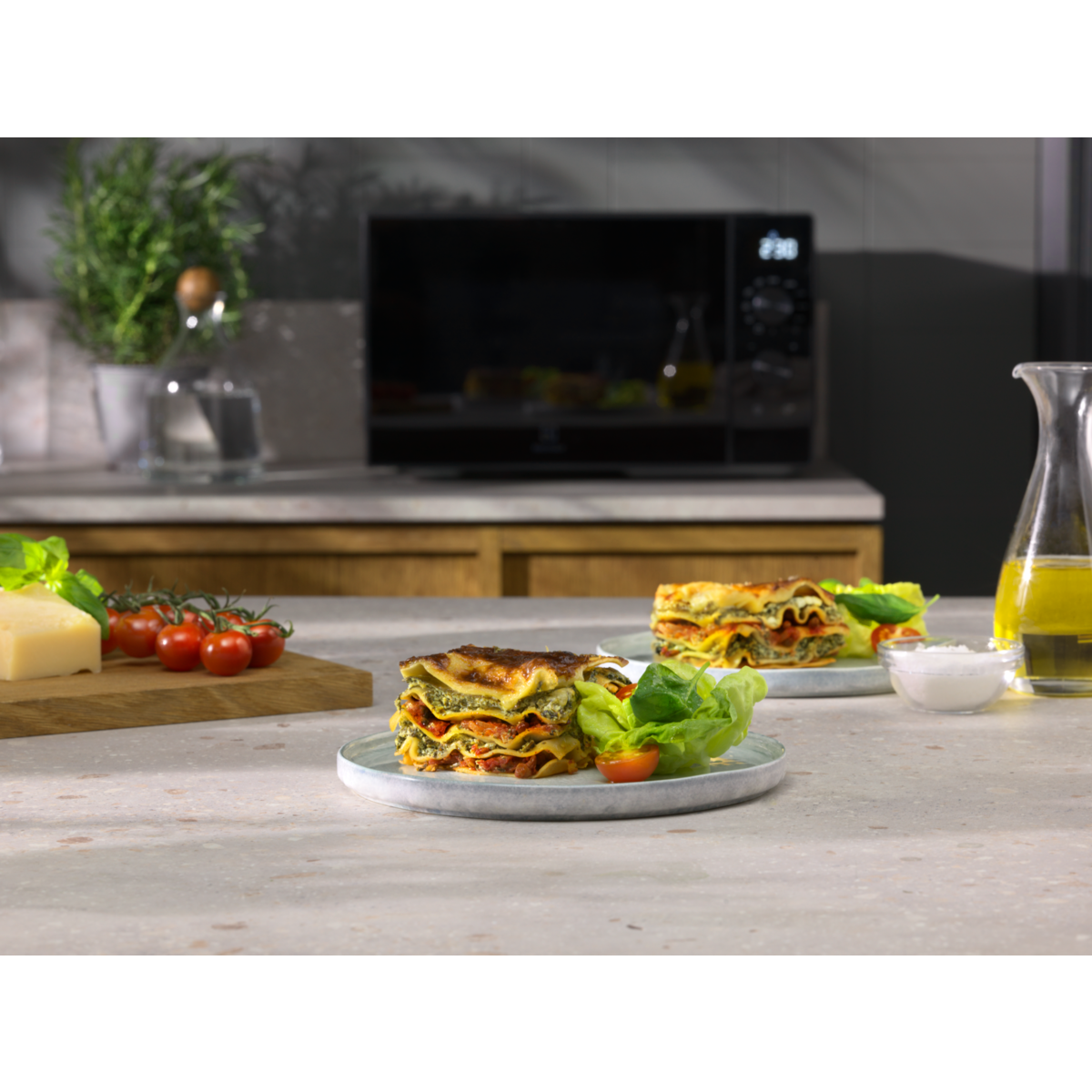 Electrolux - Mikrobølgeovn - EMZ725MMW