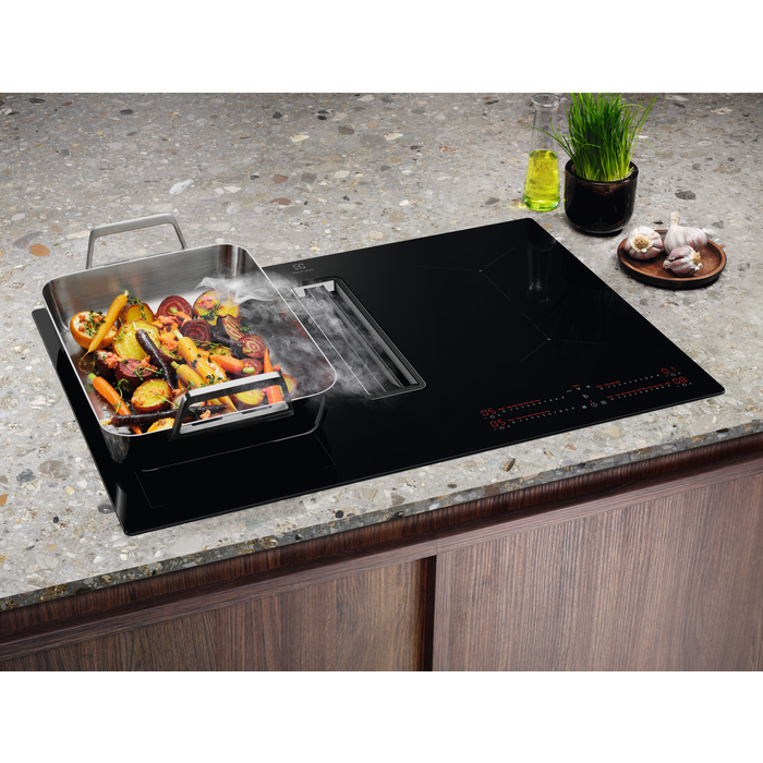 Electrolux - Induktionskogeplade m/integreret emhætte - HHOB860C