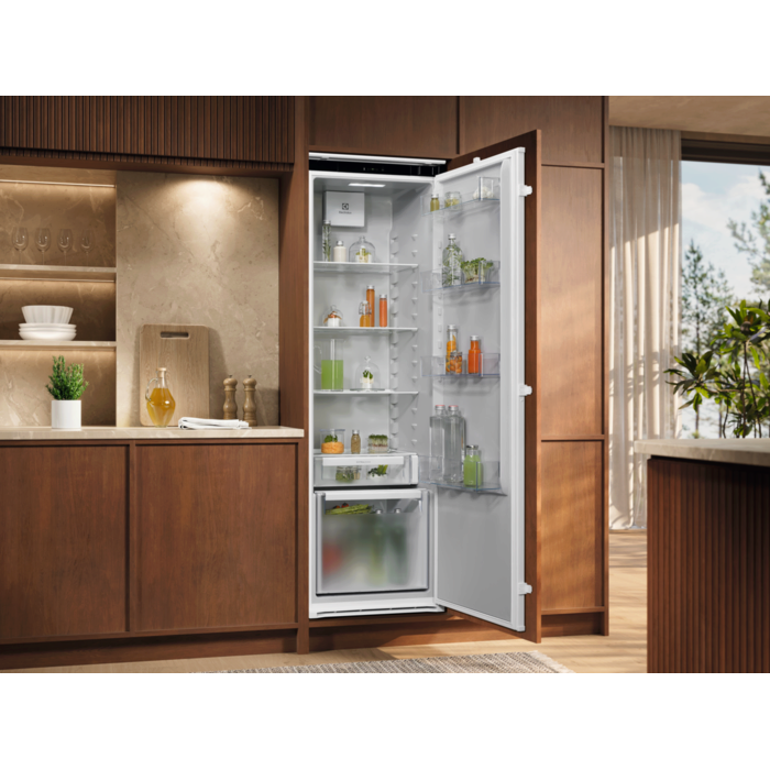 Electrolux - Integreret køleskab - ERD6DE18SX