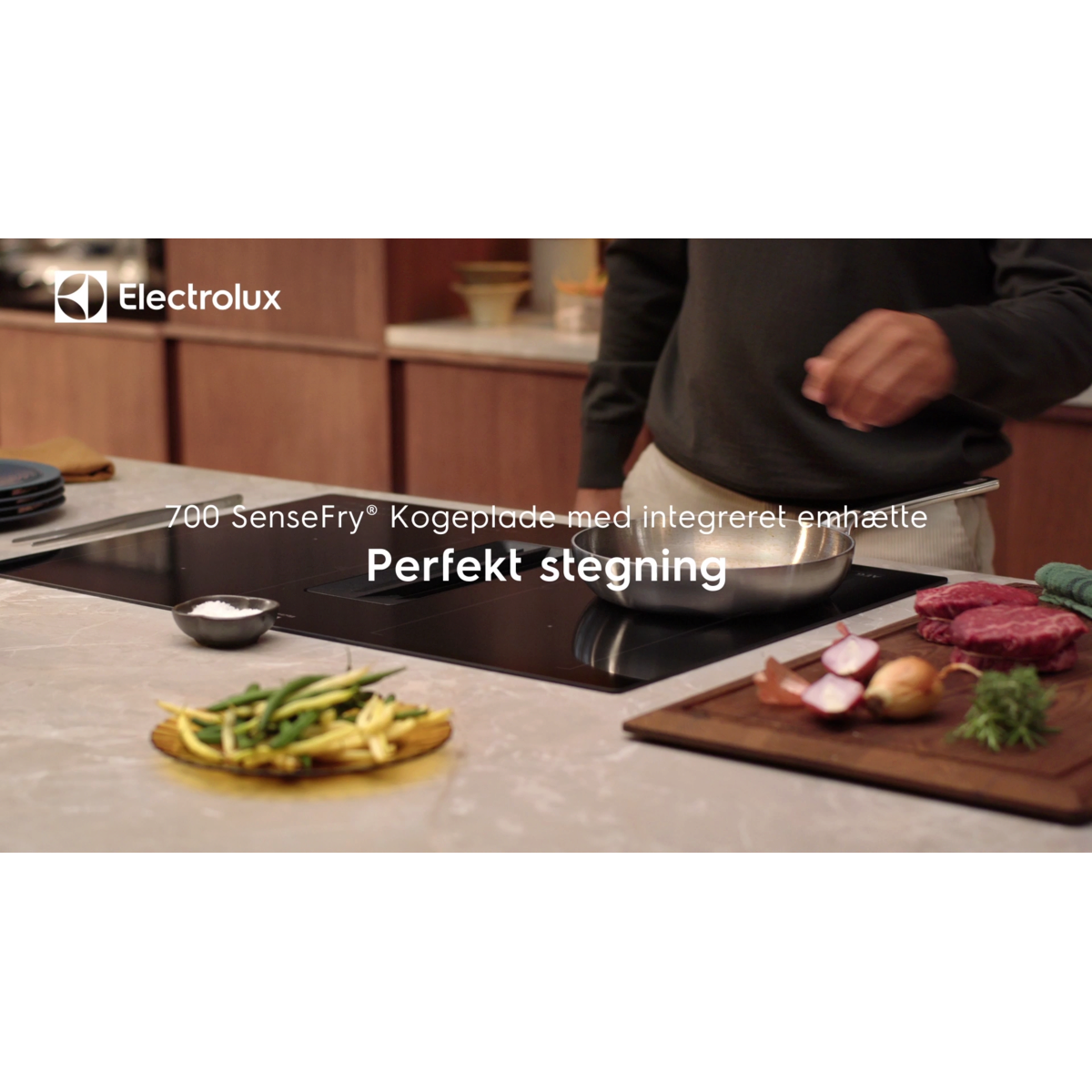 Electrolux - Induktionskogeplade m/integreret emhætte - EHH80KB9FC