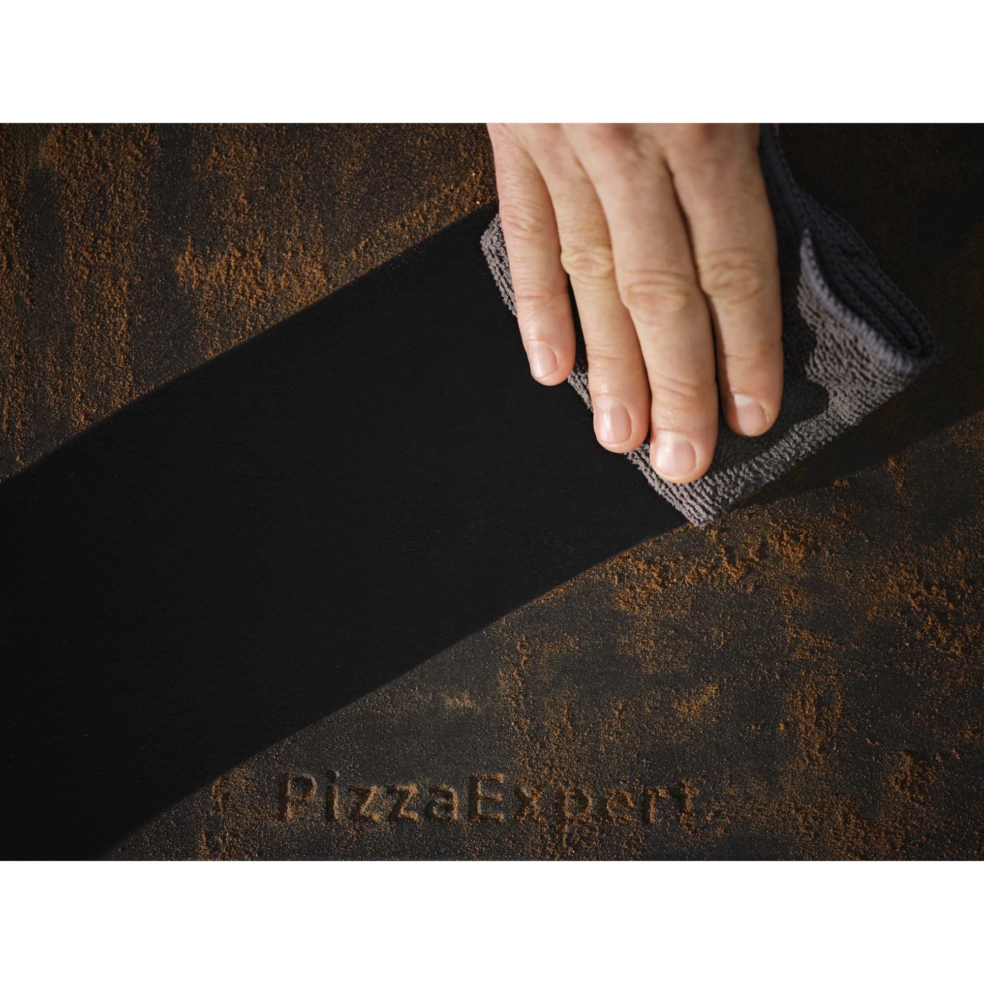 Pizza expert cast iron tray: Durable and easy to clean