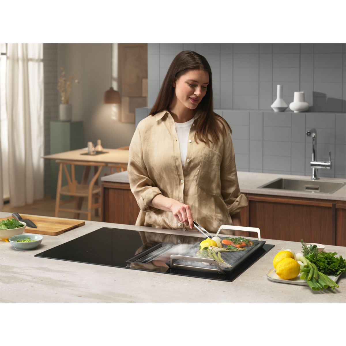Electrolux - Induktionskogeplade m/integreret emhætte - HHOB862S