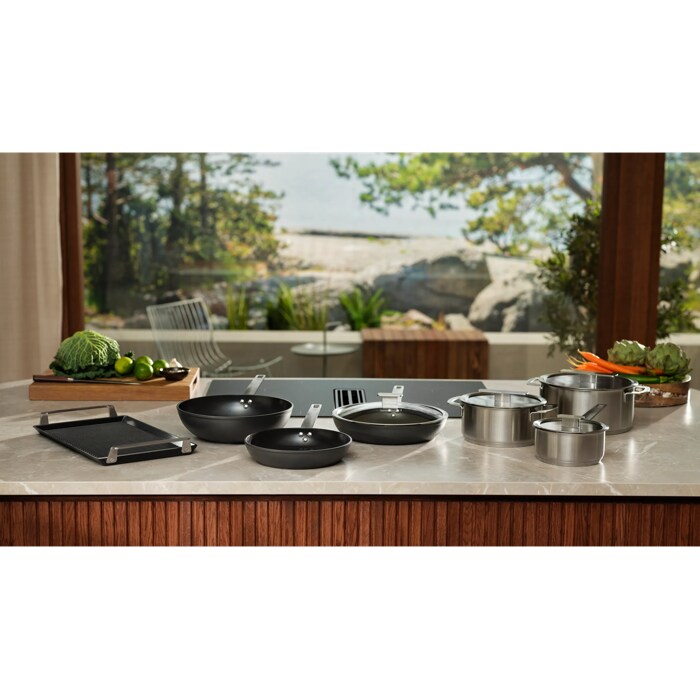Designed to cook on all hobs, and even in the oven.