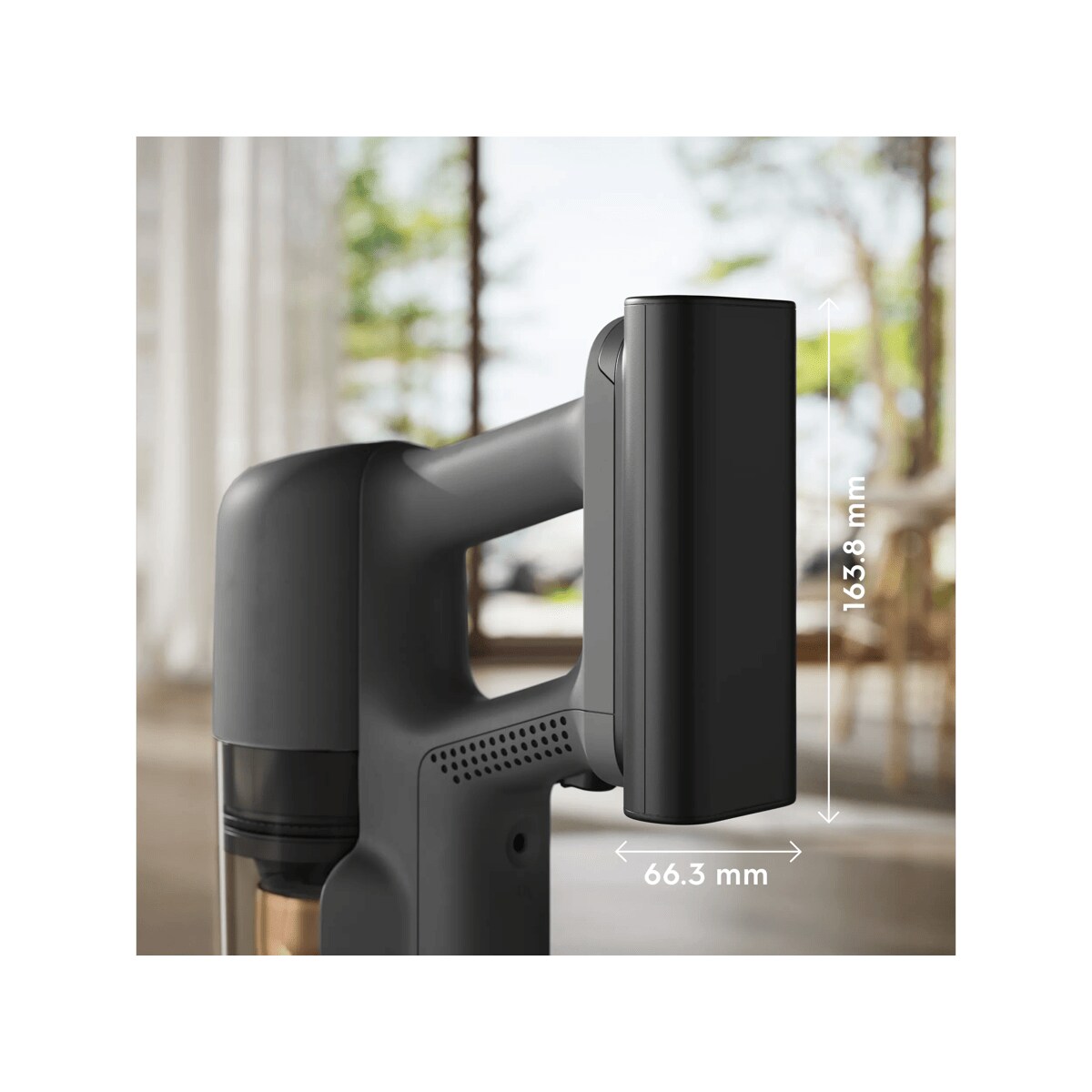 Charge right on the handle – automatic protection stops overcharging