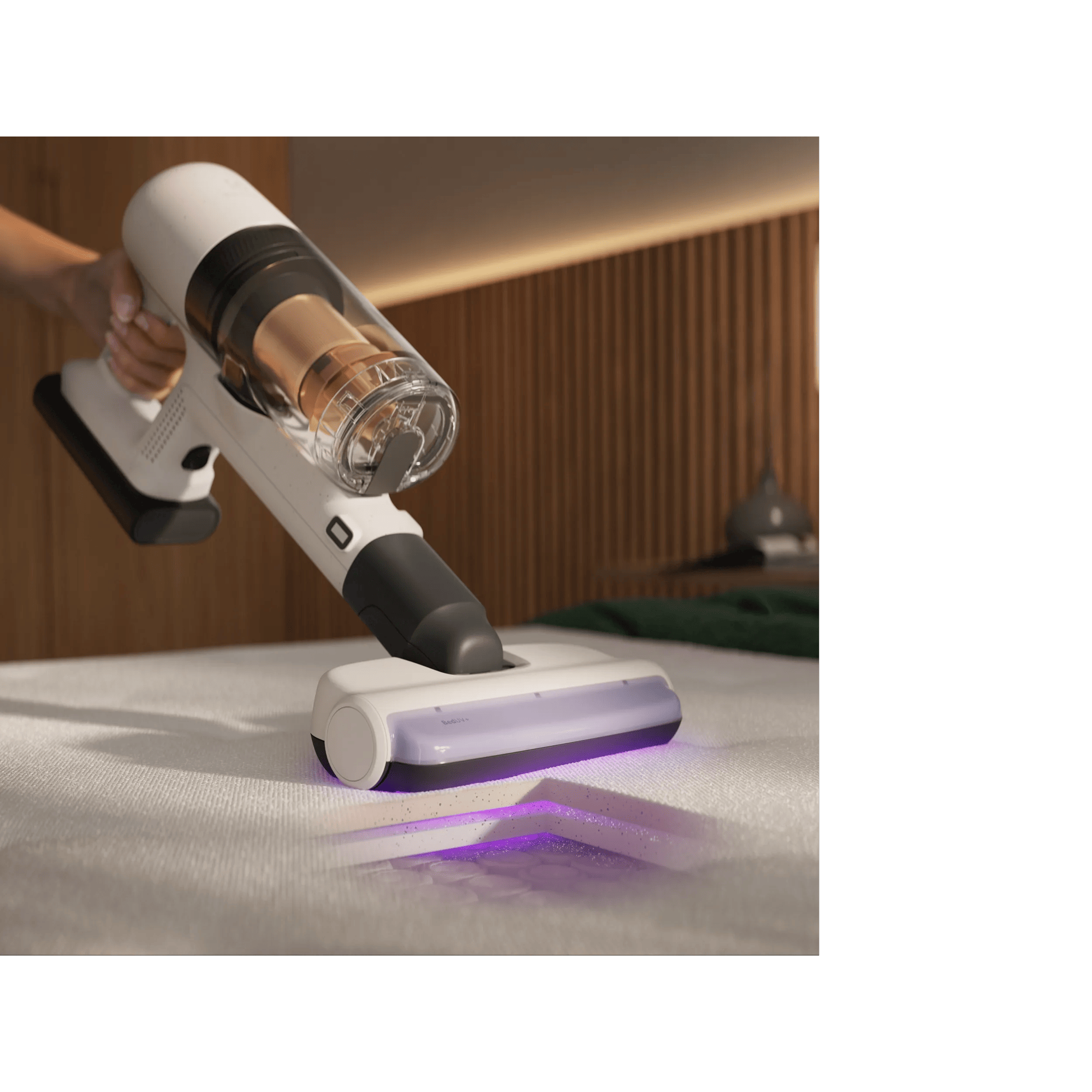 BedUV+ nozzle providing deep cleaning for upholstery, mattresses, and carpets.