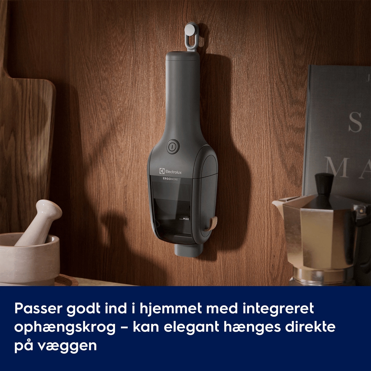 Passer godt ind i hjemmet med integreret ophængskrog – kan elegant hænges direkte på væggen
