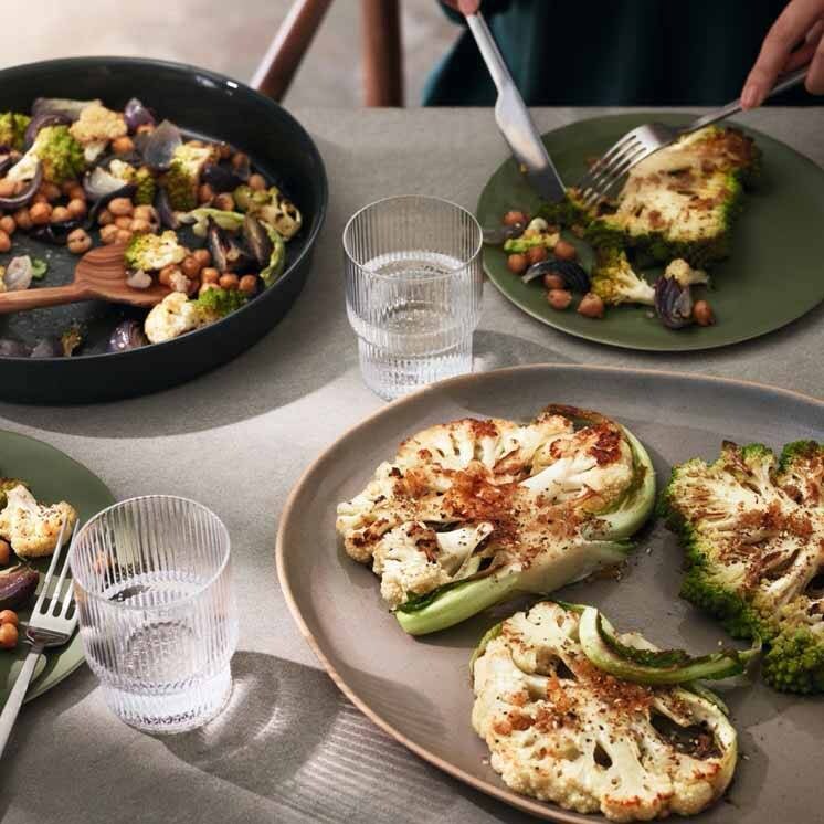 Grøn peberfrugt med fyld i dampovn