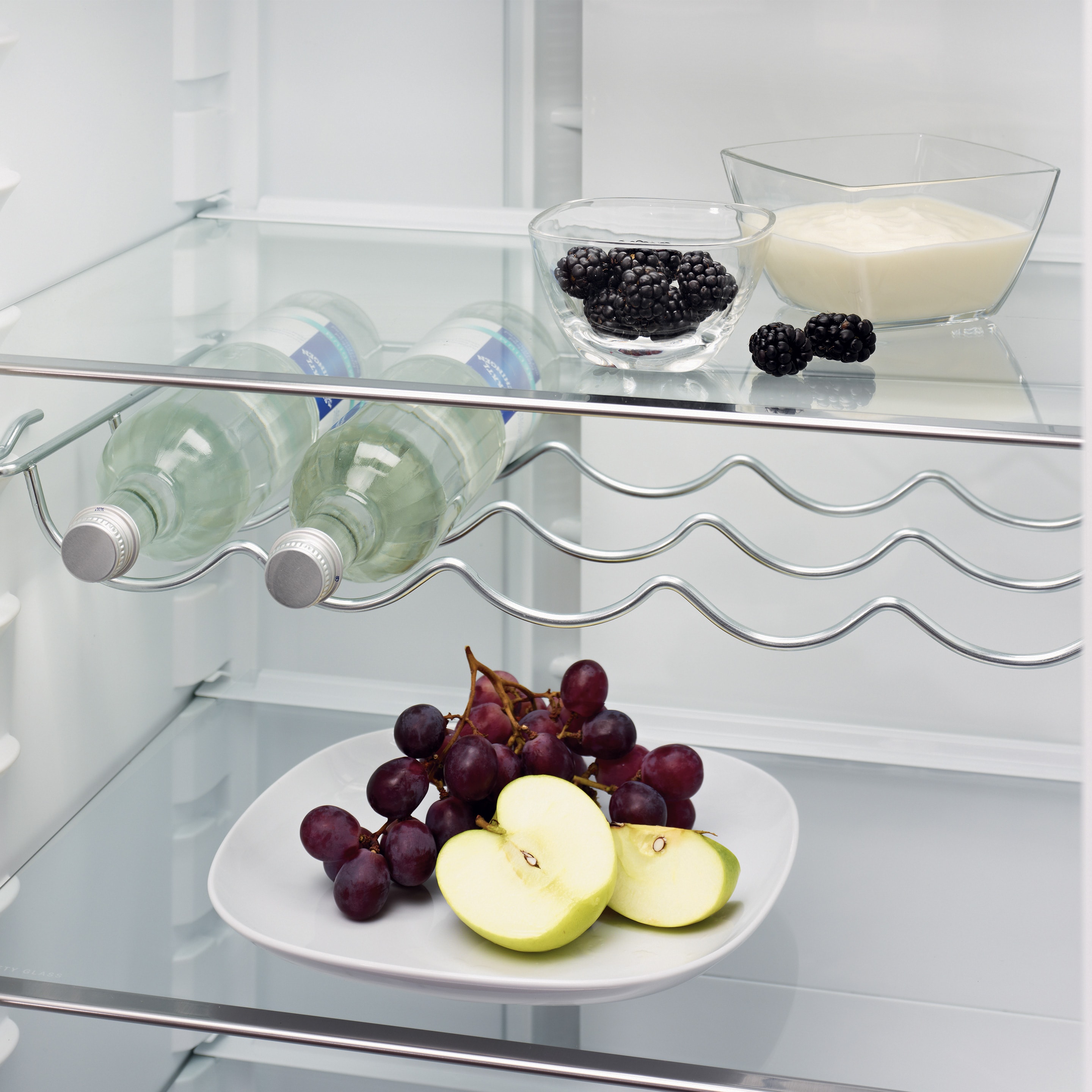 Vinflaskehylde i Electrolux-kølefryser