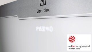 Nærbillede af PureBreeze-airconditioner med RedDot-designlogo