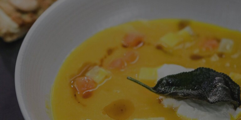Græskarsuppe med creme fraiche
