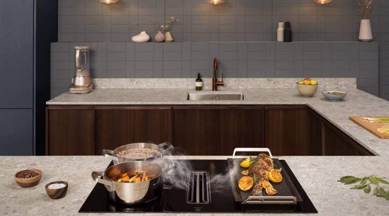 Madlavning på et komfur som giver en bæredygtig livsstil i hverdagen