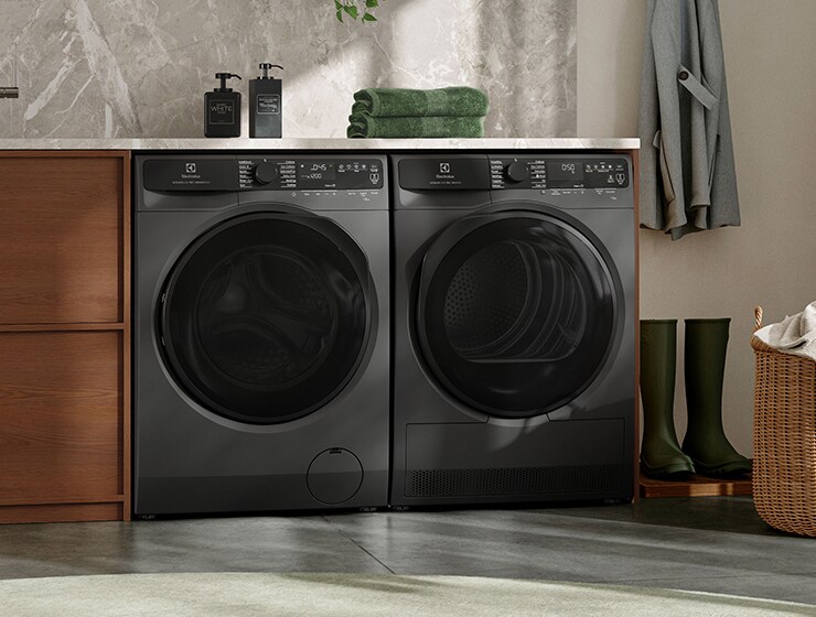 To vaskemaskiner i et rum.