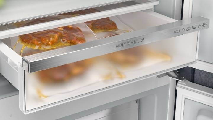 Køleskabsskuffe med madvarer