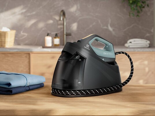 Et strygejern fra Electrolux i brug